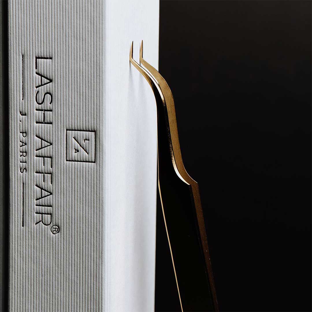 Main Squeeze | Classic Lash Tweezers